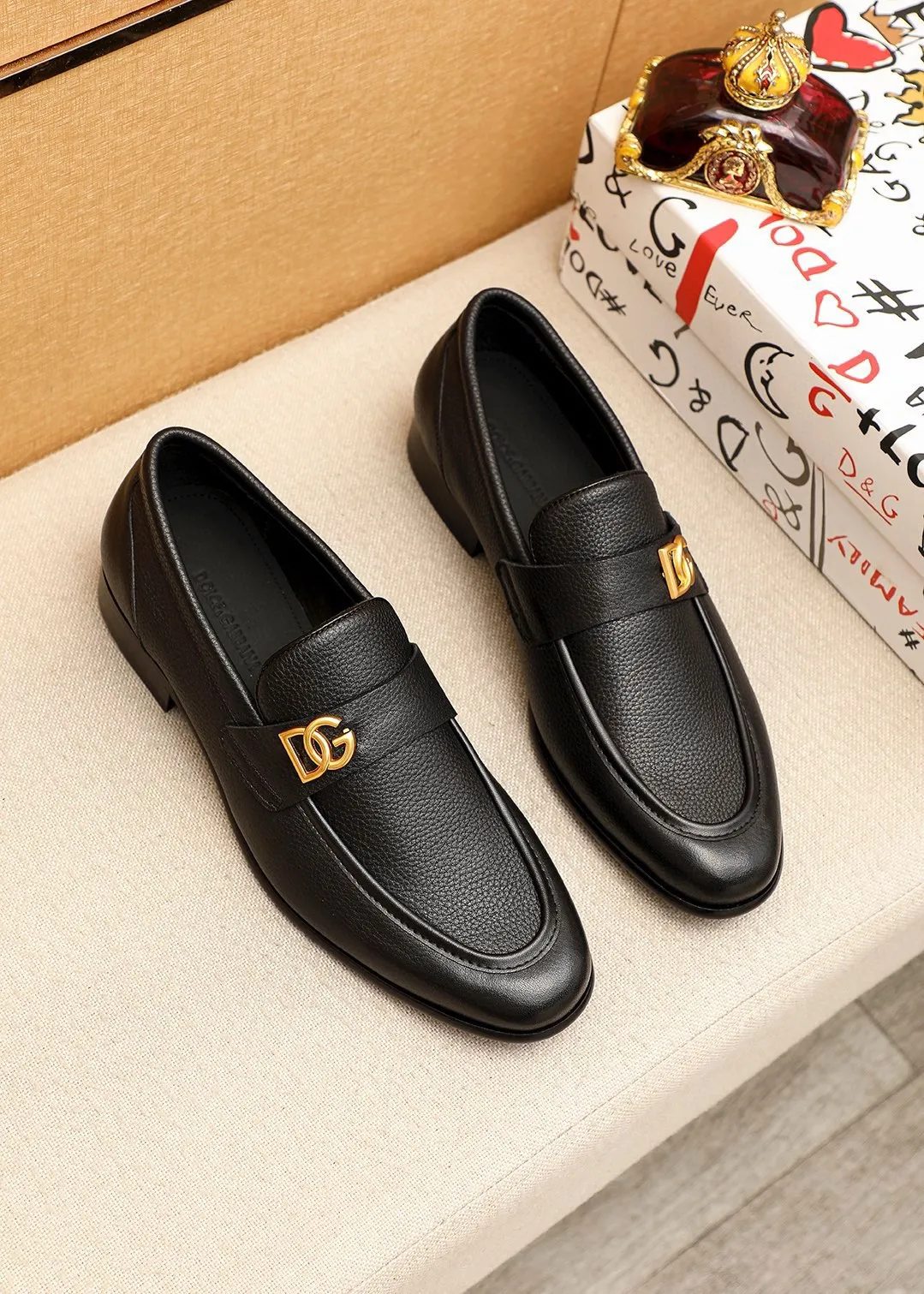Men's clothing and shoes 💰480 💐DG top quality🔍🔍Men's new leather shoes🚹Sold simultaneously at counters⚠The uppers are imported pebbled cowhide leather uppers from Italy, all imported cowhide leather lining + classic hardware buckles, completely 1⃣️ to 1⃣️reproduction🇮🇹💪💪, ⚠ Sole: The original sole is specially provided by the original factory. The exclusive movable molded sole is super comfortable. ⚠The original factory follows the order, 🔍🔍high quality, you can enter and exit the counter at will, welcome to compare⚠Size: 38-44 (45.46🉑️Customized)